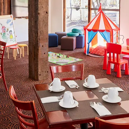 Outback Hotel-2